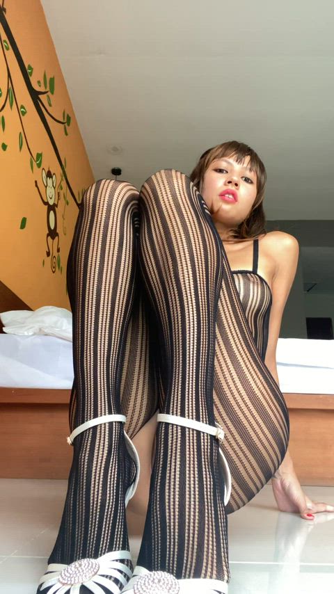 What's the point of going to class if I will just fall for you : video clip