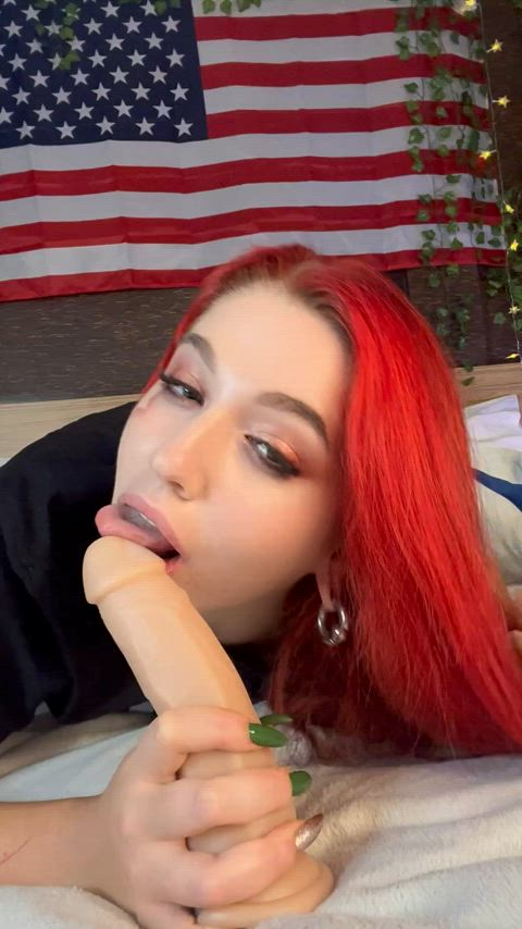 Don't take your eyes off until I take my tongue off : video clip