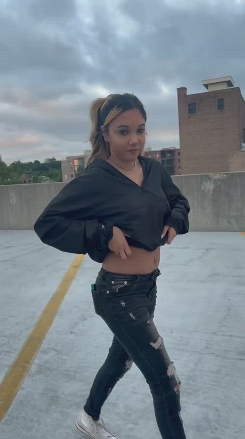 A wild Jigglypuff appears. Press A to fuck and X to run away : video clip