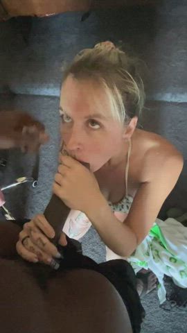 she's addicted to what the dick did : video clip