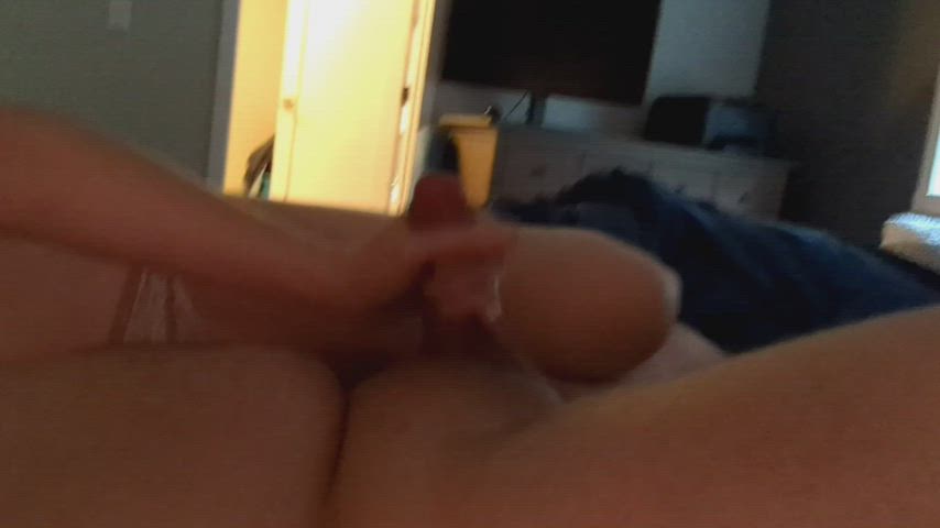 Morning handjob made him cum nicely : video clip