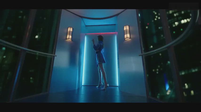 Gigi Hadid In Savage X Fenty Show : video clip