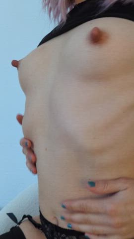 I have the Biggest Nipples on Reddit : video clip