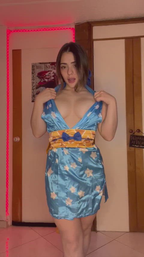 I know how to get your attention and my tits will be of help. : video clip