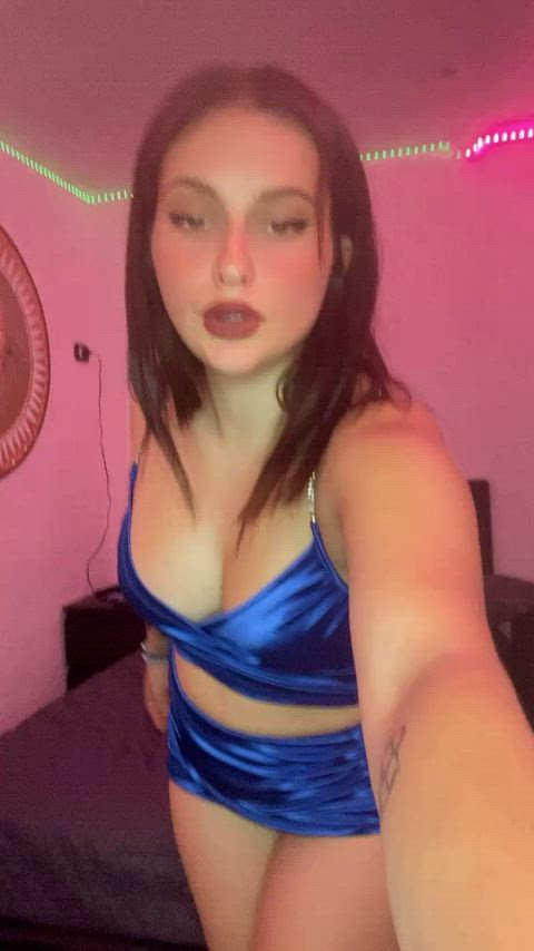 To sneak my dildo into the bath with me, I have to walk past my parents with it inside afterwards >.< : video clip