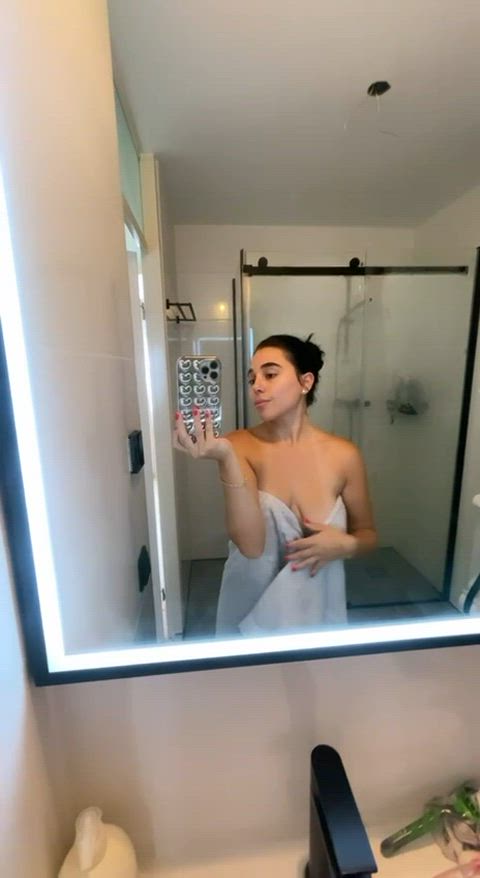 Wanna join ne in the shower? : video clip