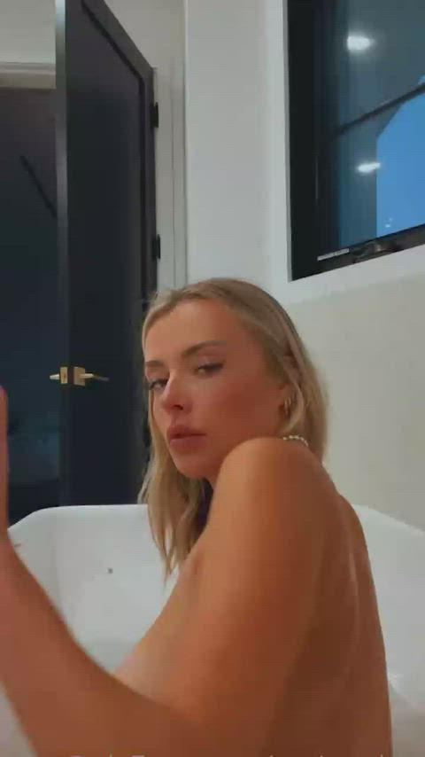 Wanna join me in my bathtub? 😸 : video clip