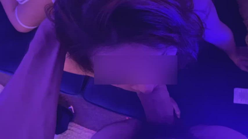 I love giving blowjobs to my friends : video clip