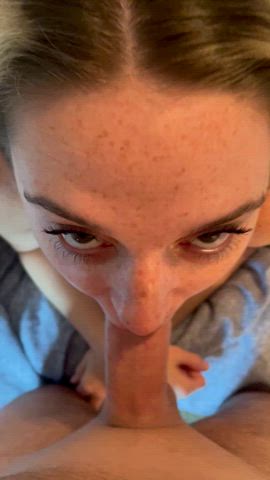 Pretty and takes it like a champ ;) : video clip