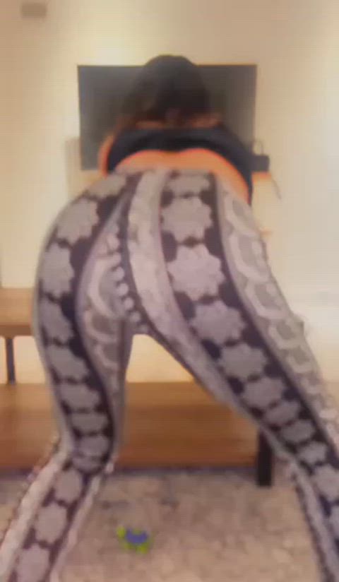 It always ends with his cock in my mouth when I dance for him : video clip