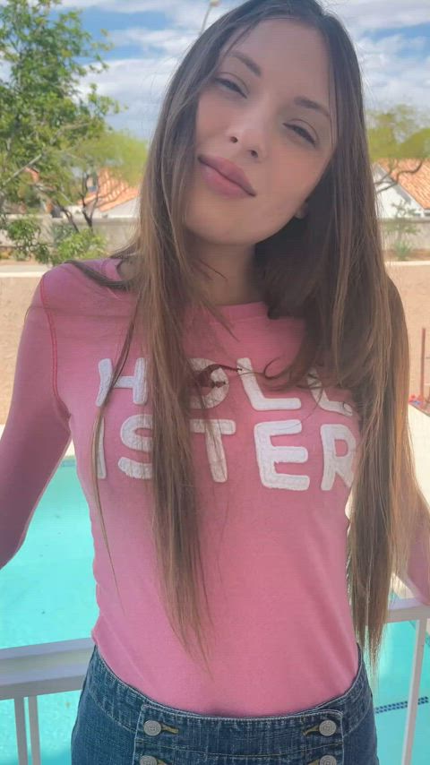 I suck his cock by the pool : video clip