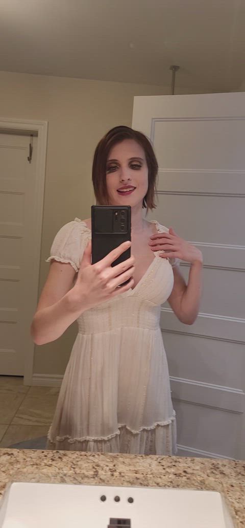 Gotta love a big tittied married woman : video clip