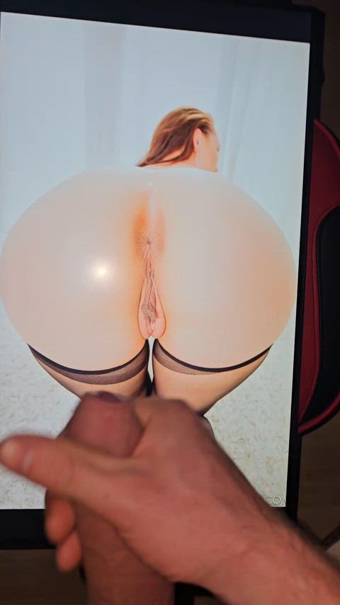 Gooned for 5h hours today 🥵🥵 And today i gooned the first time to goddess Aidra Fox so i had to spray her ass 🥵🥵🥵 : video clip