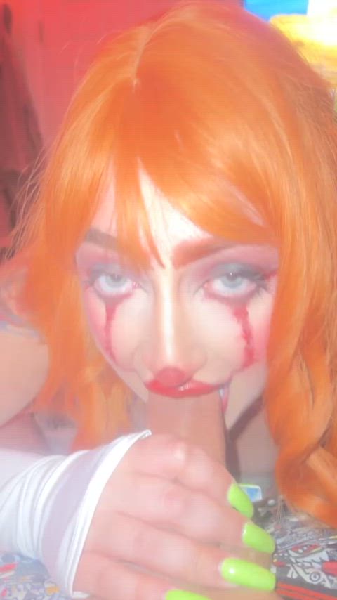 I like blowing dicks at parties. : video clip