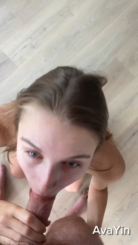 A gaze upwards, then a descent into pleasure. 😌 Where do your fantasies begin❓ : video clip