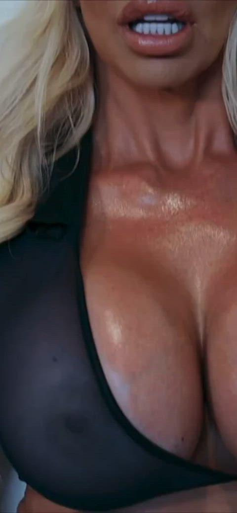 She bad : video clip