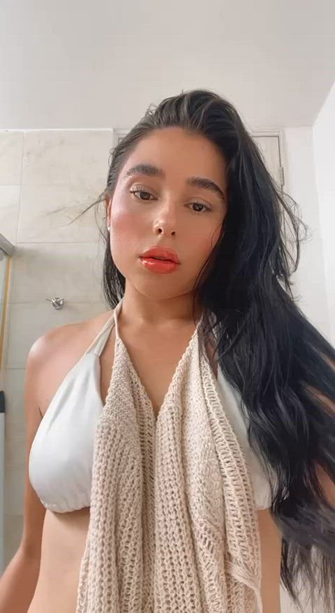 Do you goon to these titties? : video clip