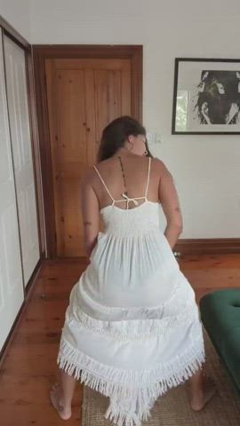 Just having fun twerking to my favorite tunes. : video clip