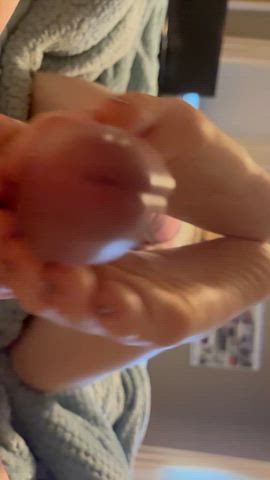 footjob and cumshot : video clip