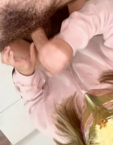 close your eyes and imagine that this girl is your wife : video clip