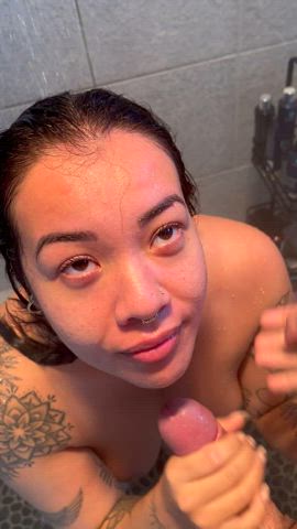 Fuck my pretty face in the shower please : video clip