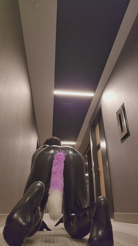 Public anal play in a sexy catsuit : video clip