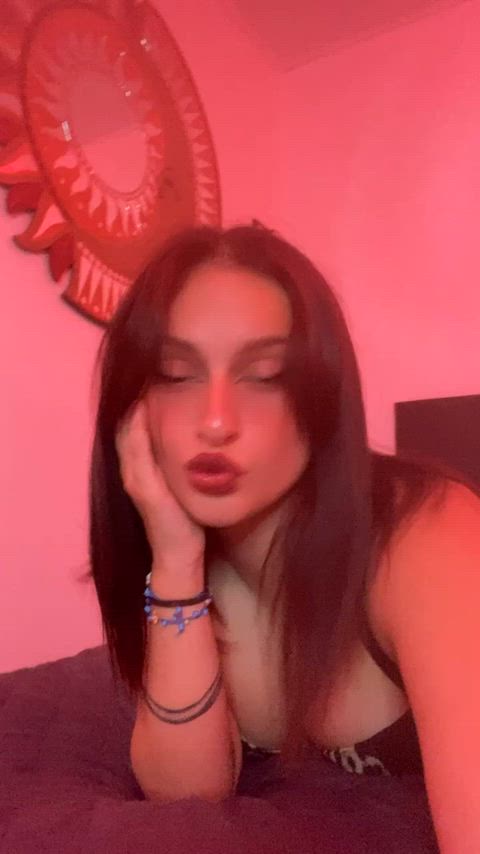 I came while listening to my best friend getting fucked next to me [F18] : video clip