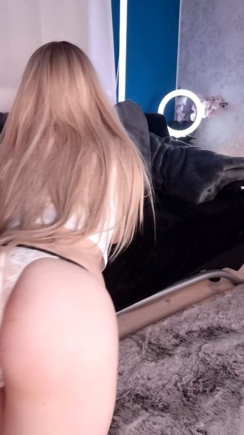 This view makes you hard, doesn't it? : video clip