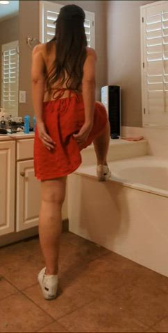 Lift up my dress : video clip