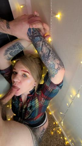 Trying to finish him like a good girl : video clip