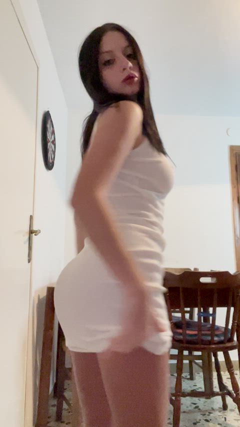 I'm waiting someone to explore every inch of my ass with your tongue : video clip