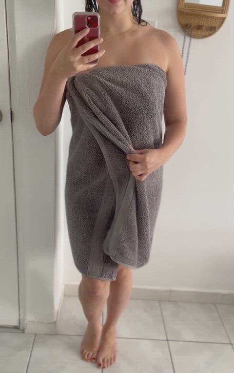 Are there any hung guys who love big tits who want to goon with me? : video clip