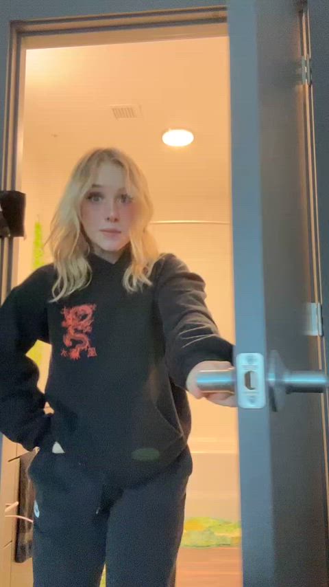 Jiggling all my body parts 18f : video clip