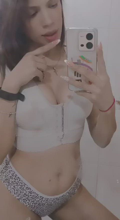 [selling only] I am very horny available for video call and whatever you want my snapchat/kik thedivi3 : video clip