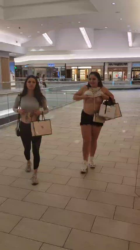 She didn’t think I’d suck her titty in the mall. : video clip