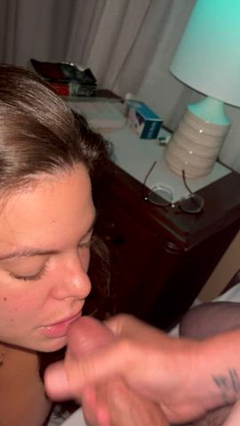 She didn’t swallow but it was a good shot : video clip