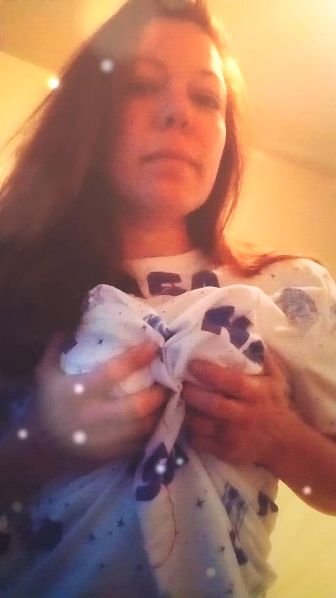 Jerk off to my tits, you deserve it : video clip