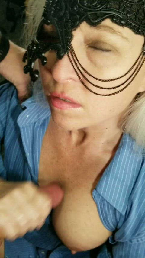 Morning cumshot, now I get to wear it all day... : video clip