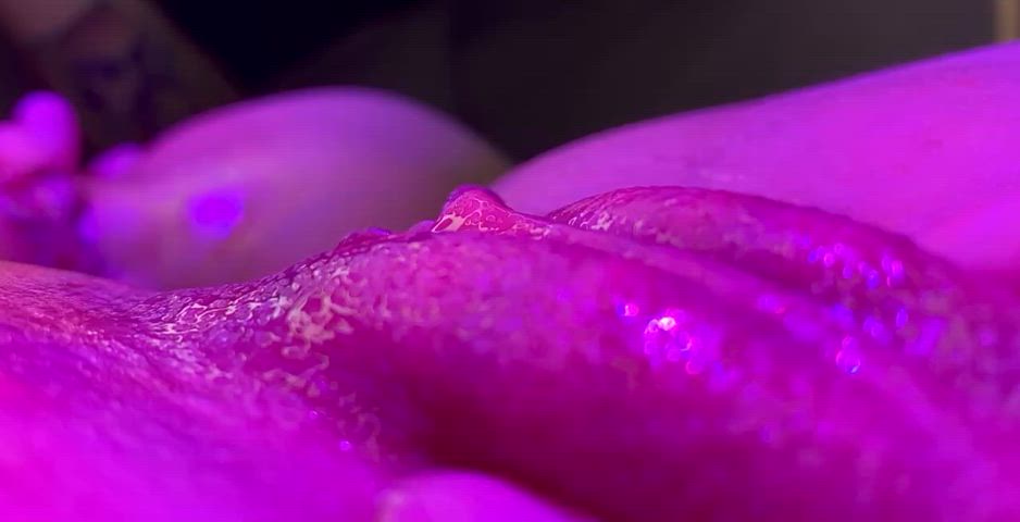 Doesn’t it make your mouth water, your cock hard or your pussy wet as fuck : video clip