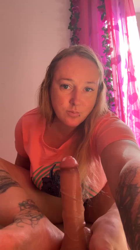 all you get is a nice sensual footjob : video clip