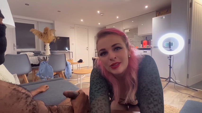 Hotwife tell hubbys to film her with the new bull she found online : video clip