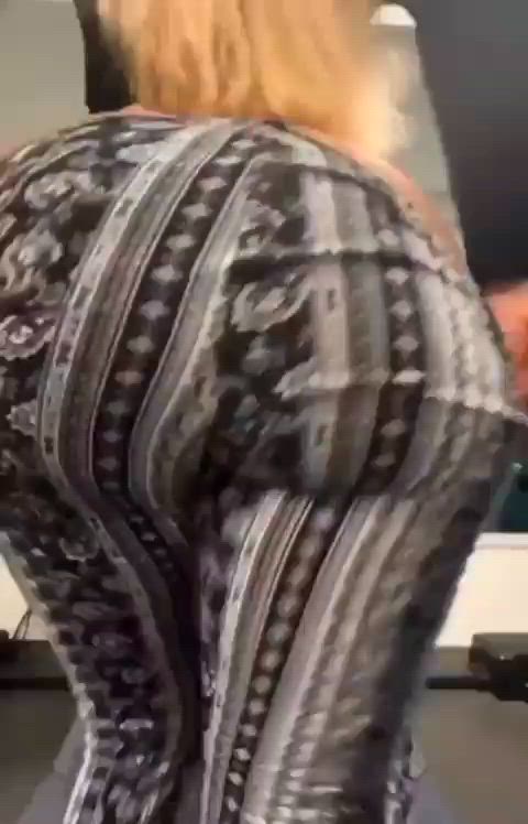 I'm so addicted to huge porn asses : video clip
