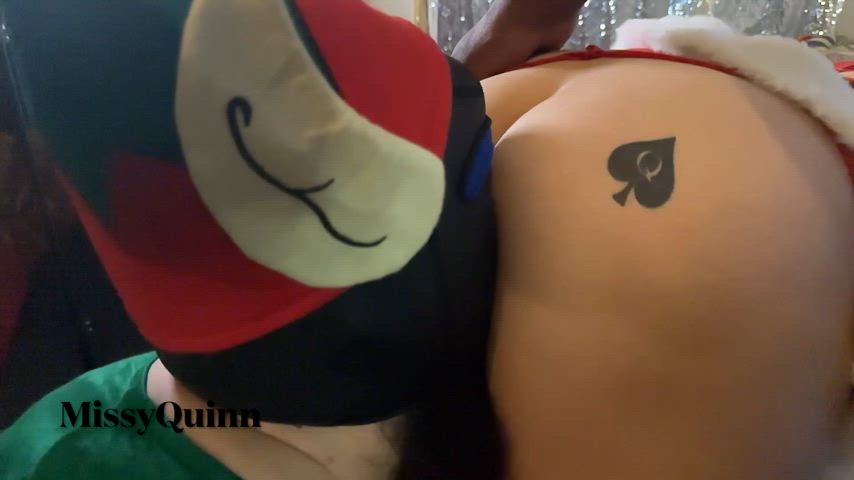 That's it Elf, make sure you worship my ass and get it ready for Santa : video clip