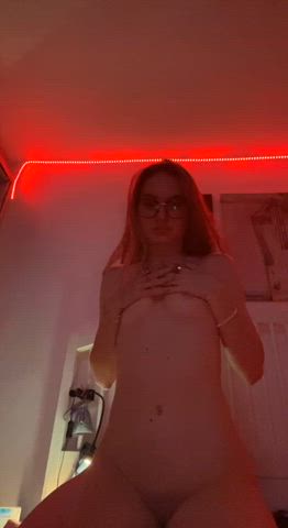 Give your sexy opinion on my titties and body : video clip