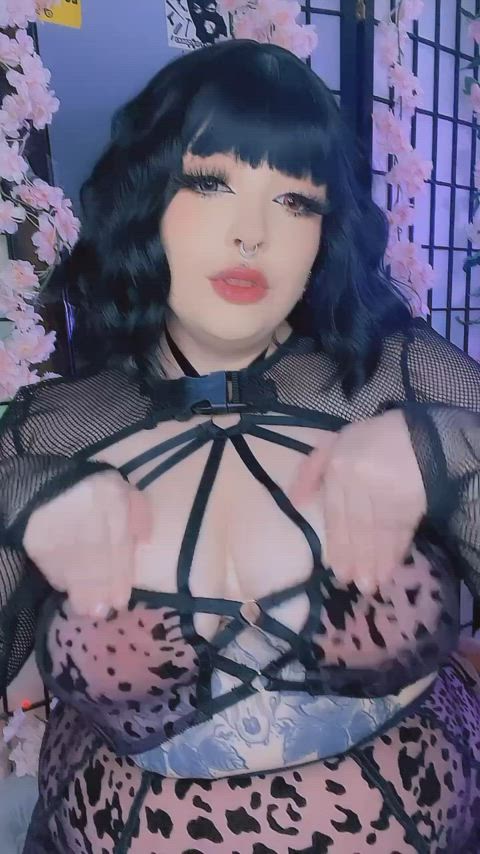 Do as your told and stroke for Pomma : video clip