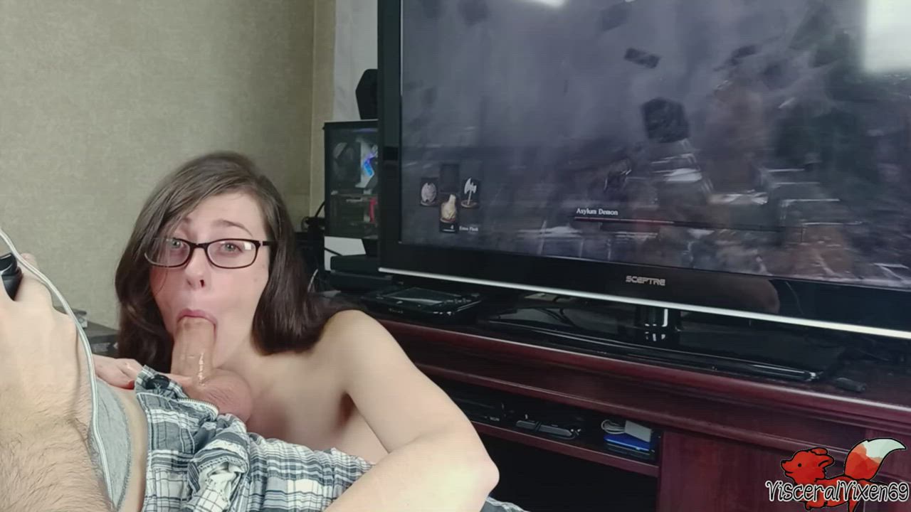 OC: I think I'm distracting the roommate while he's replaying Dark Souls! : video clip