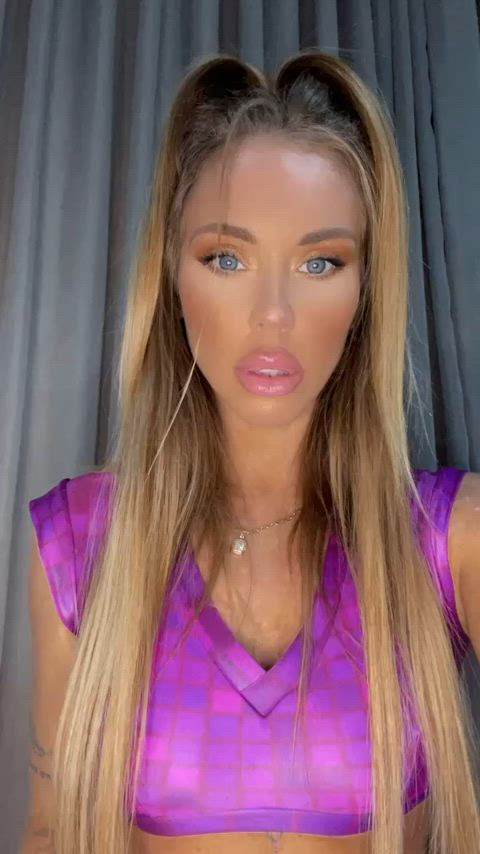 Due to inflation I am no longer wearing a bra : video clip