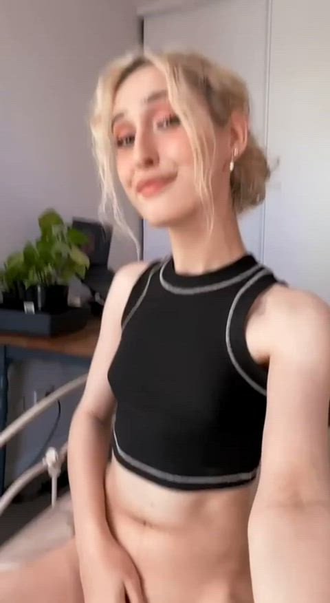 Perfect gf for a gooner 😍 : video clip