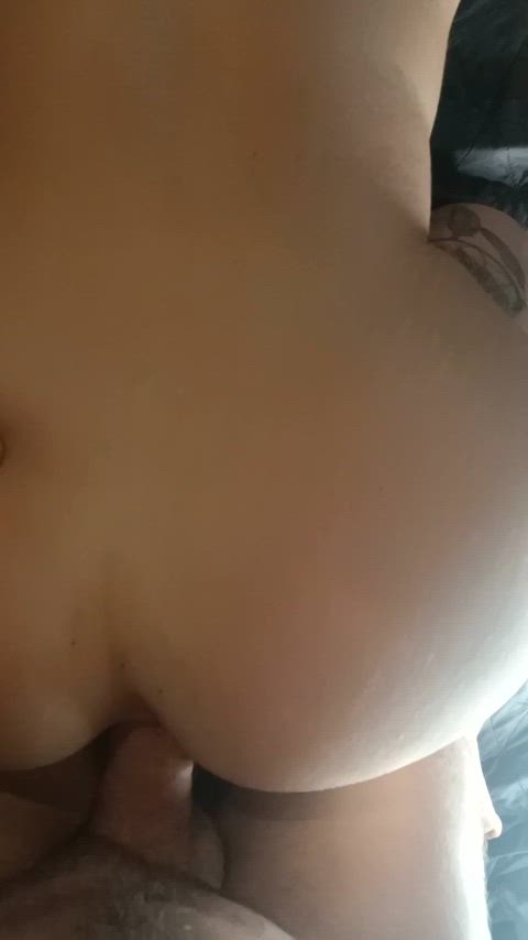 First time I let him creampie my ass, watch how it dribbles : video clip