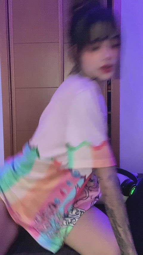 I may have tiny tits but at least I let you handcuff me : video clip